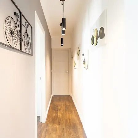 #24 Marie-claire Sea View/balcony/ac/5min Port Apartment